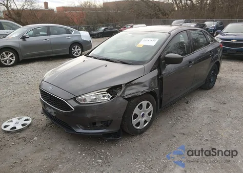 2017 Ford Focus S из США, поврежденный, VIN 1FADP3E23HL323869